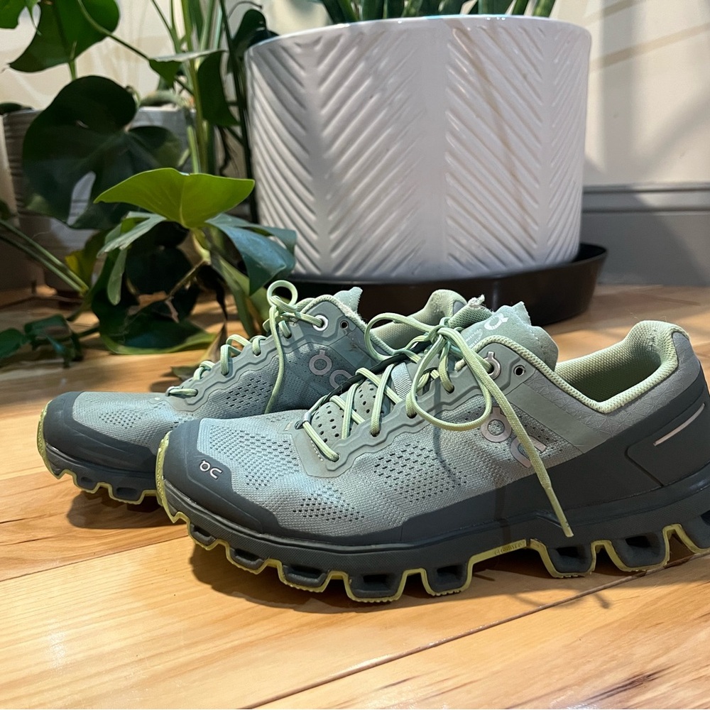 On Cloudventure Trail Running Shoe Teal Green Women’s 6.5 / 7